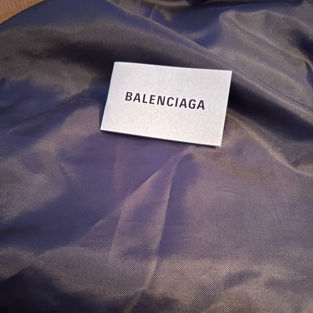 Balenciaga Men's Black and White Sneakers - Picture 6 of 7
